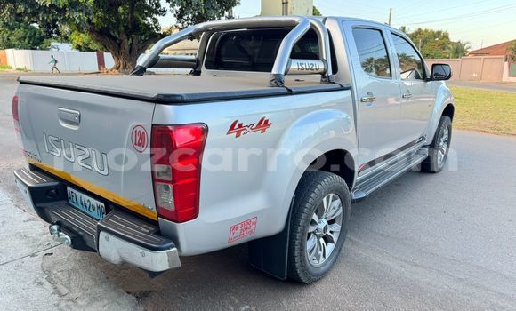 Comprar Usado Isuzu D-MAX De outros Carro em Maputo em Maputo Comprar Usado Isuzu D-MAX De outros Carro em Maputo em Maputo