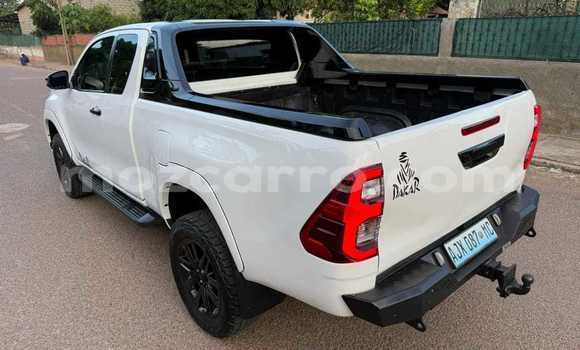 Nunua Mpya Toyota Hilux Nyeupe Gari ndani ya Maputo nchini Maputo Nunua Mpya Toyota Hilux Nyeupe Gari ndani ya Maputo nchini Maputo