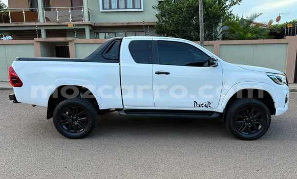 Nunua Ilio tumika Toyota Land Cruiser Prado Nyeupe Gari ndani ya Maputo nchini Maputo Nunua Ilio tumika Toyota Land Cruiser Prado Nyeupe Gari ndani ya Maputo nchini Maputo