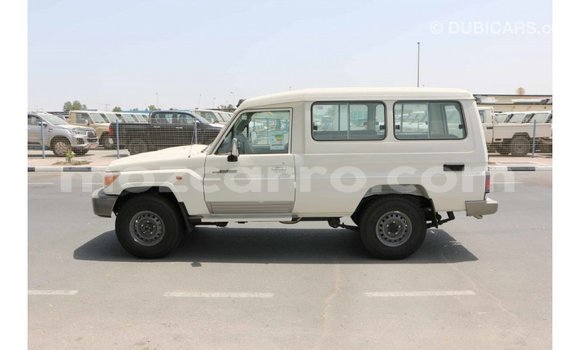 Comprar Importar Toyota Land Cruiser Branco Carro em Import - Dubai em Cabo Delgado Comprar Importar Toyota Land Cruiser Branco Carro em Import - Dubai em Cabo Delgado