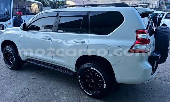 Nunua Ilio tumika Toyota Prado Nyeupe Gari ndani ya Maputo nchini Maputo Nunua Ilio tumika Toyota Prado Nyeupe Gari ndani ya Maputo nchini Maputo