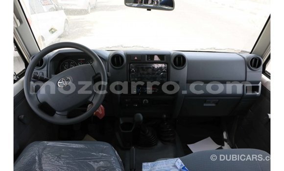Comprar Importar Toyota Land Cruiser Branco Carro em Import - Dubai em Cabo Delgado Comprar Importar Toyota Land Cruiser Branco Carro em Import - Dubai em Cabo Delgado