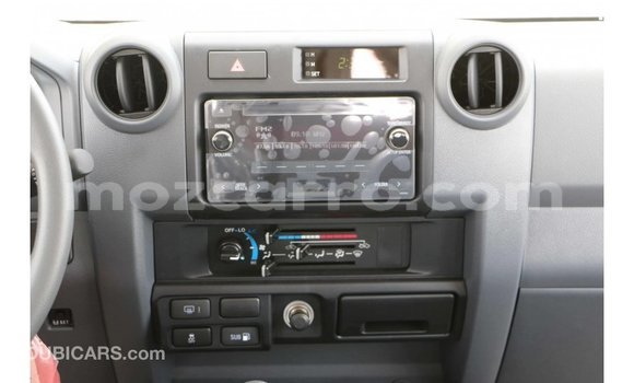 Comprar Importar Toyota Land Cruiser Branco Carro em Import - Dubai em Cabo Delgado Comprar Importar Toyota Land Cruiser Branco Carro em Import - Dubai em Cabo Delgado