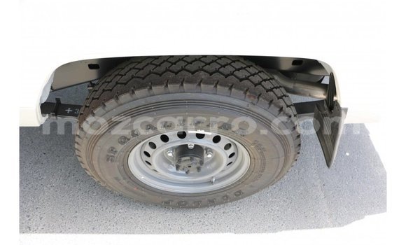 Comprar Importar Toyota Land Cruiser Branco Carro em Import - Dubai em Cabo Delgado Comprar Importar Toyota Land Cruiser Branco Carro em Import - Dubai em Cabo Delgado