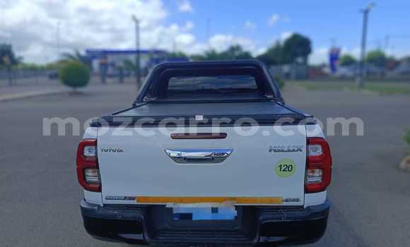 Nunua Ilio tumika Toyota Hilux Nyeupe Gari ndani ya Maputo nchini Maputo Nunua Ilio tumika Toyota Hilux Nyeupe Gari ndani ya Maputo nchini Maputo