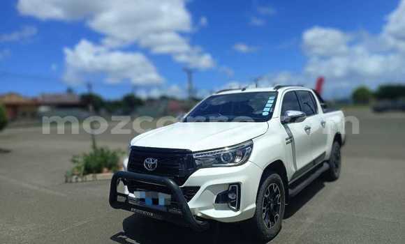 Nunua Ilio tumika Toyota Hilux Nyeupe Gari ndani ya Maputo nchini Maputo Nunua Ilio tumika Toyota Hilux Nyeupe Gari ndani ya Maputo nchini Maputo