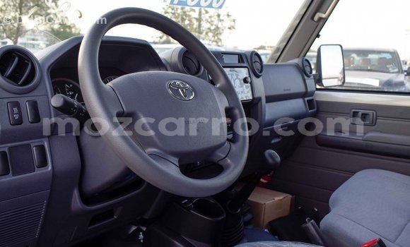 Nunua Imported Toyota Land Cruiser Nyeupe Gari ndani ya Import - Dubai nchini Cabo Delgado Nunua Imported Toyota Land Cruiser Nyeupe Gari ndani ya Import - Dubai nchini Cabo Delgado