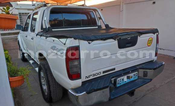 Buy Used Nissan Hardbody White Car in Maputo in Maputo Buy Used Nissan Hardbody White Car in Maputo in Maputo