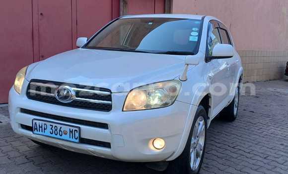 Comprar Usado Toyota RAV4 Branco Carro em Maputo em Maputo