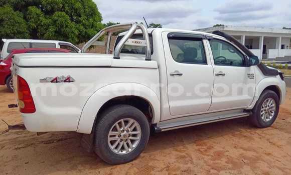 Buy Used Toyota Hilux White Car in Maputo in Maputo Buy Used Toyota Hilux White Car in Maputo in Maputo
