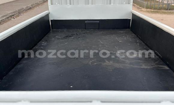 Nunua Ilio tumika Toyota Dyna Nyeupe Gari ndani ya Maputo nchini Maputo Nunua Ilio tumika Toyota Dyna Nyeupe Gari ndani ya Maputo nchini Maputo