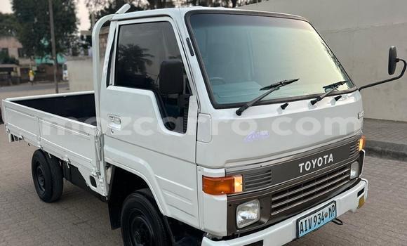 Nunua Ilio tumika Toyota Dyna Nyeupe Gari ndani ya Maputo nchini Maputo Nunua Ilio tumika Toyota Dyna Nyeupe Gari ndani ya Maputo nchini Maputo