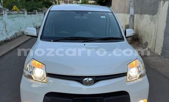 Nunua Ilio tumika Toyota Sienta Nyeupe Gari ndani ya Maputo nchini Maputo