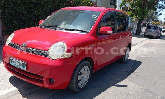 Comprar Usado Toyota Sienta Vermelho Carro em Maputo em Maputo Comprar Usado Toyota Sienta Vermelho Carro em Maputo em Maputo