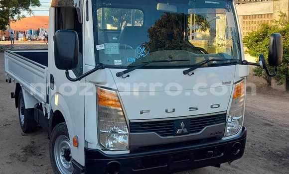 Comprar Novo Mitsubishi Canter Branco Caminhão em Maputo em Maputo Comprar Novo Mitsubishi Canter Branco Caminhão em Maputo em Maputo