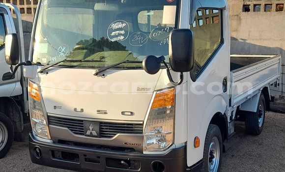 Comprar Novo Mitsubishi Canter Branco Caminhão em Maputo em Maputo Comprar Novo Mitsubishi Canter Branco Caminhão em Maputo em Maputo