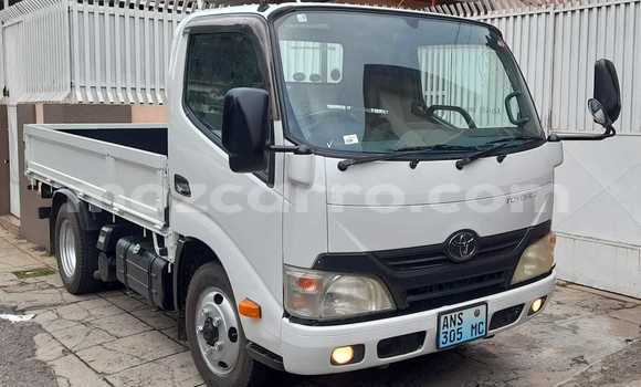 Nunua Mpya Toyota Dyna Nyeupe Lori ndani ya Maputo nchini Maputo