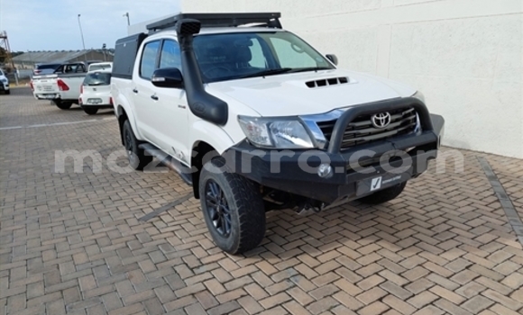 Buy Used Toyota Hilux White Car in Maputo in Maputo Buy Used Toyota Hilux White Car in Maputo in Maputo