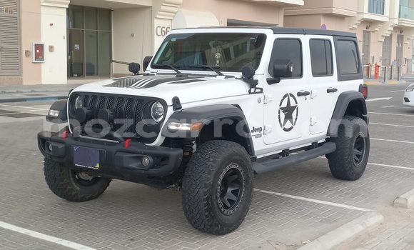 Comprar Usado Jeep Wrangler Branco Carro em Lugela em Zambezia