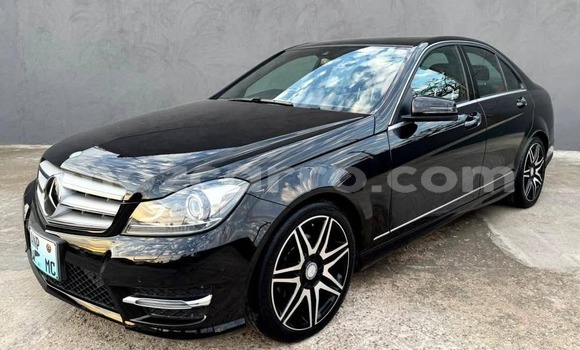 Nunua Ilio tumika Mercedes‒Benz C-Class Nyeusi Gari ndani ya Maputo nchini Maputo Nunua Ilio tumika Mercedes‒Benz C-Class Nyeusi Gari ndani ya Maputo nchini Maputo