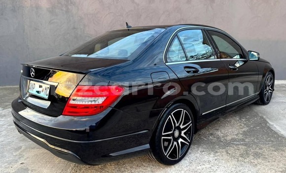 Nunua Ilio tumika Mercedes‒Benz C-Class Nyeusi Gari ndani ya Maputo nchini Maputo Nunua Ilio tumika Mercedes‒Benz C-Class Nyeusi Gari ndani ya Maputo nchini Maputo