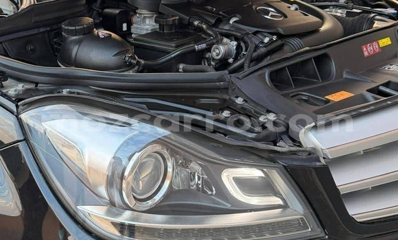 Nunua Ilio tumika Mercedes‒Benz C-Class Nyeusi Gari ndani ya Maputo nchini Maputo Nunua Ilio tumika Mercedes‒Benz C-Class Nyeusi Gari ndani ya Maputo nchini Maputo