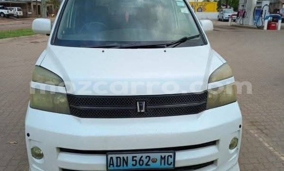 Buy Used Toyota Voxy White Car in Maputo in Maputo