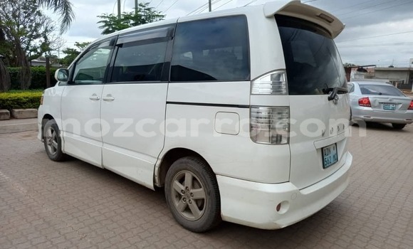 Buy Used Toyota Voxy White Car in Maputo in Maputo Buy Used Toyota Voxy White Car in Maputo in Maputo
