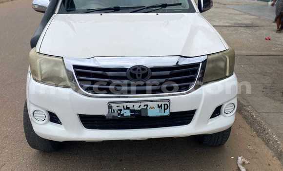Nunua Ilio tumika Toyota Hilux Nyeupe Gari ndani ya Maputo nchini Maputo Nunua Ilio tumika Toyota Hilux Nyeupe Gari ndani ya Maputo nchini Maputo