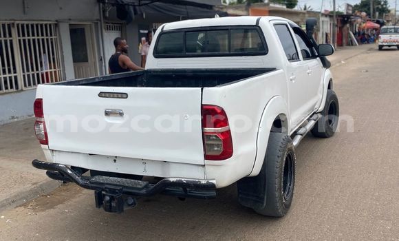 Nunua Ilio tumika Toyota Hilux Nyeupe Gari ndani ya Maputo nchini Maputo Nunua Ilio tumika Toyota Hilux Nyeupe Gari ndani ya Maputo nchini Maputo