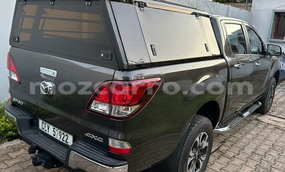 Nunua Ilio tumika Mazda BT-50 Brown Gari ndani ya Maputo nchini Maputo Nunua Ilio tumika Mazda BT-50 Brown Gari ndani ya Maputo nchini Maputo