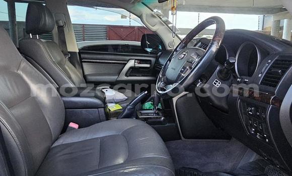 Nunua Ilio tumika Toyota Land Cruiser Nyeupe Gari ndani ya Maputo nchini Maputo Nunua Ilio tumika Toyota Land Cruiser Nyeupe Gari ndani ya Maputo nchini Maputo