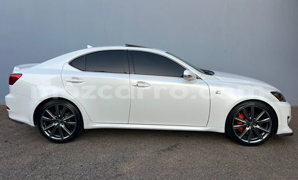 Nunua Ilio tumika Lexus IS F Nyeupe Gari ndani ya Maputo nchini Maputo