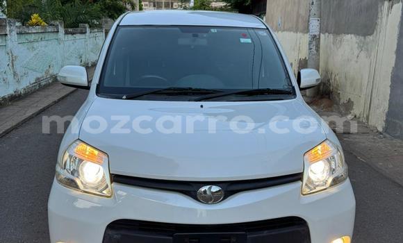 Buy New Toyota Sienta White Car in Maputo in Maputo