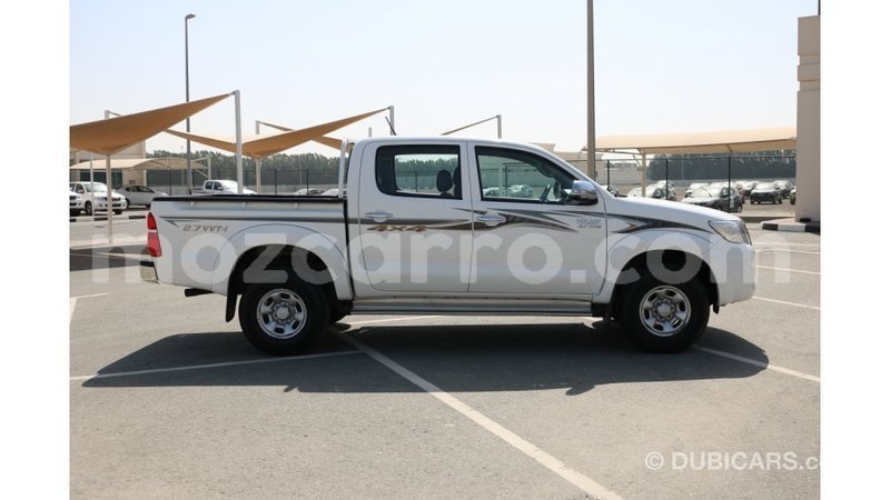 Big with watermark toyota hilux cabo delgado import dubai 5863