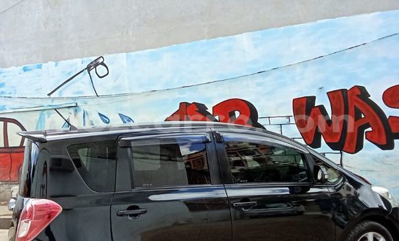 Comprar Usado Toyota Ractis Preto Carro em Maputo em Maputo