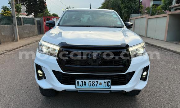 Nunua Ilio tumika Toyota Hilux Nyeupe Gari ndani ya Maputo nchini Maputo Nunua Ilio tumika Toyota Hilux Nyeupe Gari ndani ya Maputo nchini Maputo