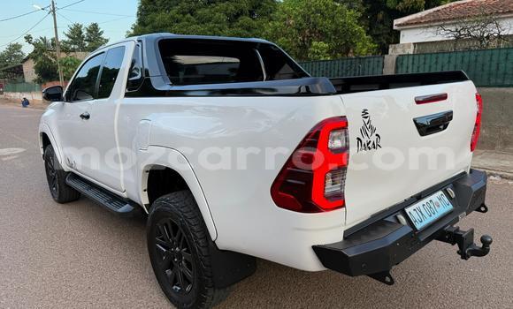 Nunua Ilio tumika Toyota Hilux Nyeupe Gari ndani ya Maputo nchini Maputo Nunua Ilio tumika Toyota Hilux Nyeupe Gari ndani ya Maputo nchini Maputo