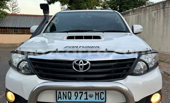 Tenga Tsaru Toyota Fortuner Chena Mota in Maputo in Maputo