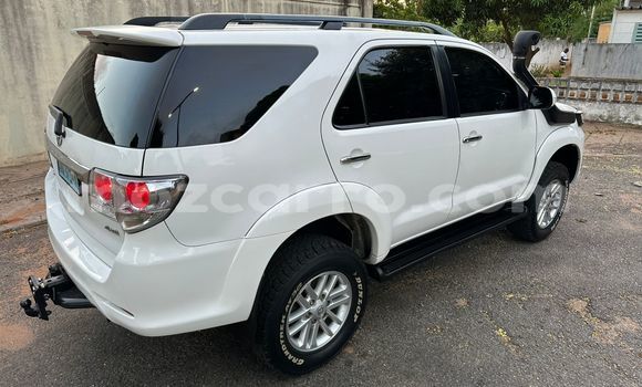 Comprar Usado Toyota Fortuner Branco Carro em Maputo em Maputo Comprar Usado Toyota Fortuner Branco Carro em Maputo em Maputo