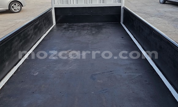 Nunua Ilio tumika Toyota Hiace Nyeupe Gari ndani ya Maputo nchini Maputo Nunua Ilio tumika Toyota Hiace Nyeupe Gari ndani ya Maputo nchini Maputo