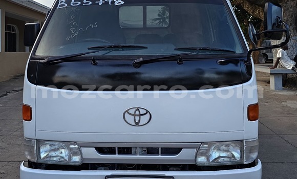 Nunua Ilio tumika Toyota Hiace Nyeupe Gari ndani ya Maputo nchini Maputo Nunua Ilio tumika Toyota Hiace Nyeupe Gari ndani ya Maputo nchini Maputo