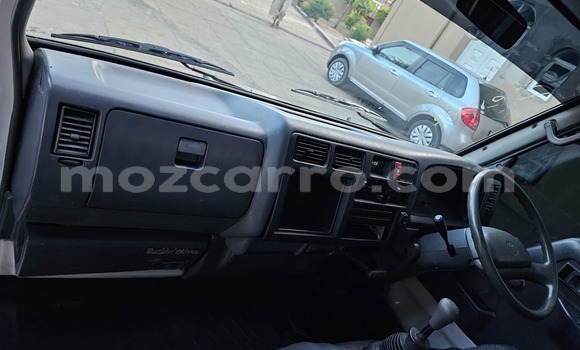 Nunua Ilio tumika Toyota Hiace Nyeupe Gari ndani ya Maputo nchini Maputo Nunua Ilio tumika Toyota Hiace Nyeupe Gari ndani ya Maputo nchini Maputo