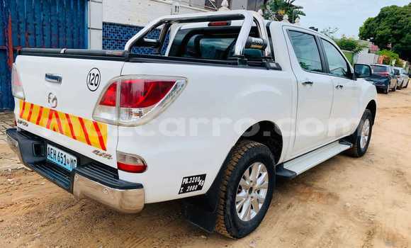 Nunua Ilio tumika Mazda BT-50 Nyeupe Gari ndani ya Maputo nchini Maputo Nunua Ilio tumika Mazda BT-50 Nyeupe Gari ndani ya Maputo nchini Maputo