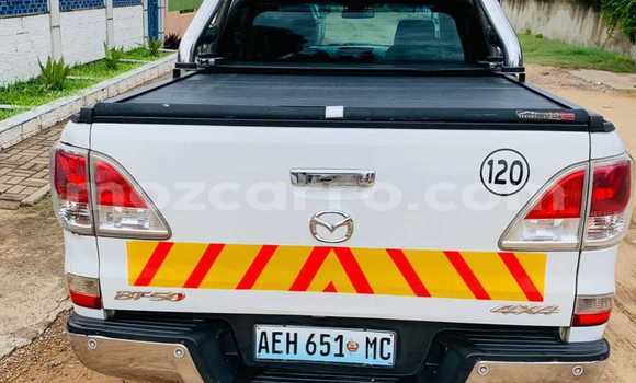 Nunua Ilio tumika Mazda BT-50 Nyeupe Gari ndani ya Maputo nchini Maputo Nunua Ilio tumika Mazda BT-50 Nyeupe Gari ndani ya Maputo nchini Maputo