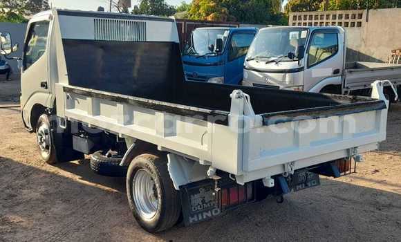 Comprar Novo Toyota Dyna Branco Caminhão em Maputo em Maputo Comprar Novo Toyota Dyna Branco Caminhão em Maputo em Maputo