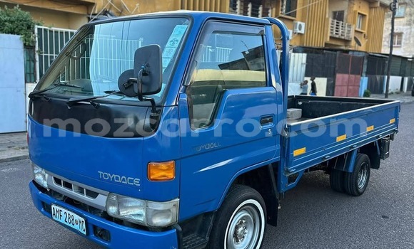 Comprar Usado Toyota Dyna Azul Carro em Maputo em Maputo