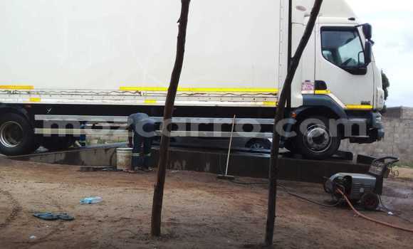 Comprar Usado DAF 46 Branco Carro em Maputo em Maputo Comprar Usado DAF 46 Branco Carro em Maputo em Maputo