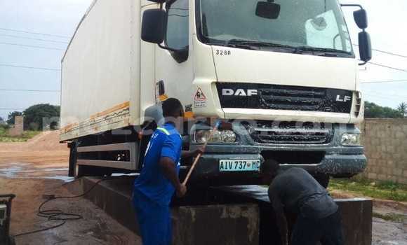 Comprar Usado DAF 46 Branco Carro em Maputo em Maputo Comprar Usado DAF 46 Branco Carro em Maputo em Maputo