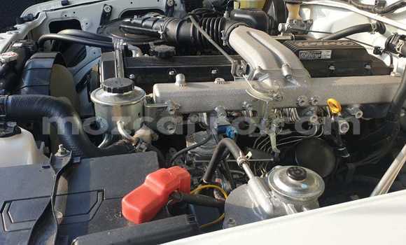 Nunua Ilio tumika Toyota Land Cruiser Prado Nyeupe Gari ndani ya Maputo nchini Maputo Nunua Ilio tumika Toyota Land Cruiser Prado Nyeupe Gari ndani ya Maputo nchini Maputo